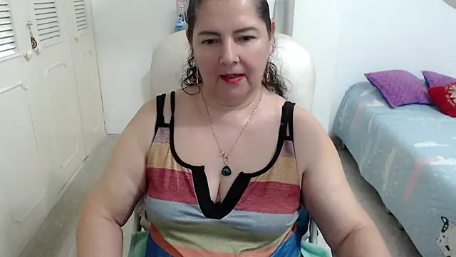 leonela_69 - Leonela_69's free webcam - UK Sex Cams