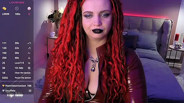 Miss_Maya_Mils webcam