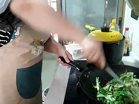 AngelwithEcup webcam