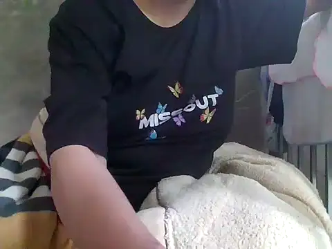 linbi135 - Linbi135's free webcam - UK Sex Cams