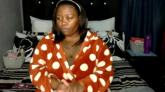 caramelbooty69 webcam