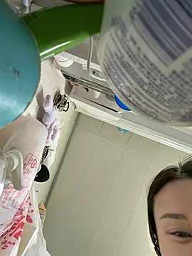 美女zhizhibaobei在线直播