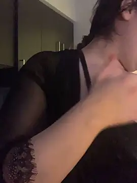 holyeroticss Live Webcam on Stripchat