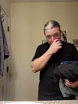 Hotredheadandtoungelasher webcam