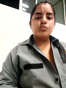 Webcam Model (Isabel_3)  is live.Free join now!