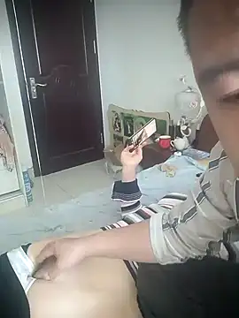 wanggang880903 webcam