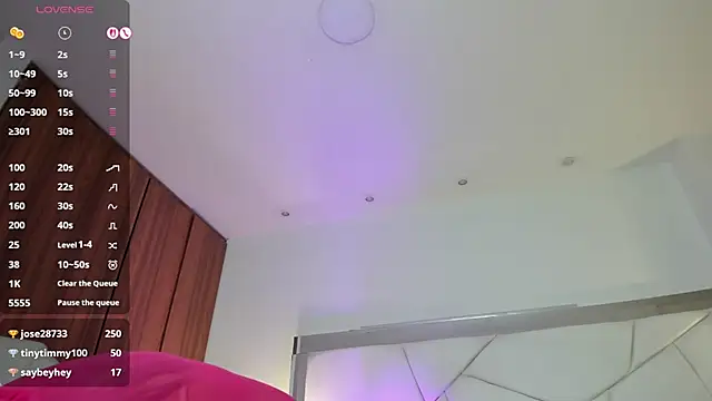 Natasha_Kiim_ webcam