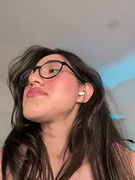 Webcam Model (julieta_jhonss)  is live.Free join now!