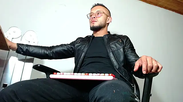 sebastian_horny webcam