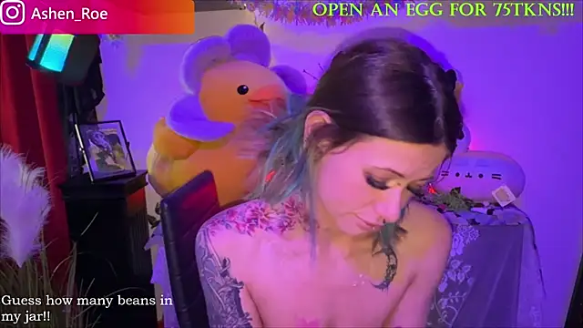 AshenRoe webcam
