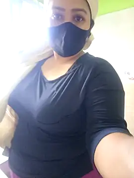 Webcam Model (Papte-) is live