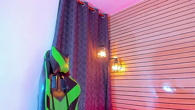 SweetLittleQueenBat webcam