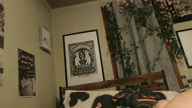 Girlnextdoor242 webcam