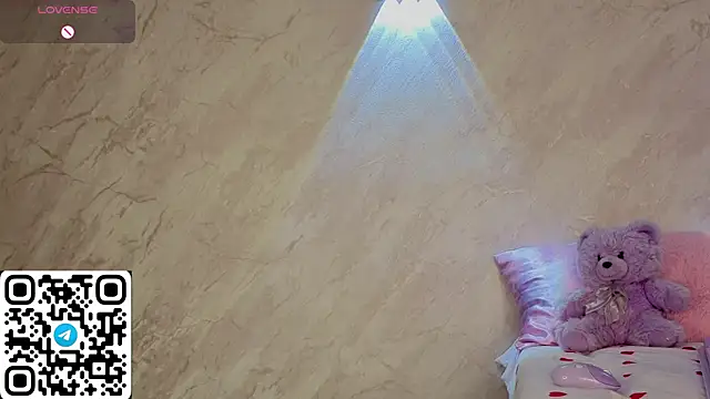 Aurora_Bennet webcam