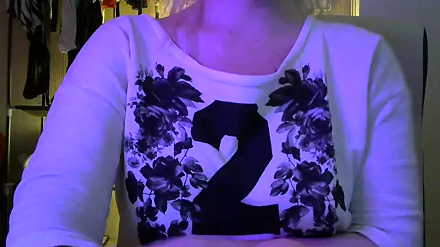 JLA_kiss live sex cam