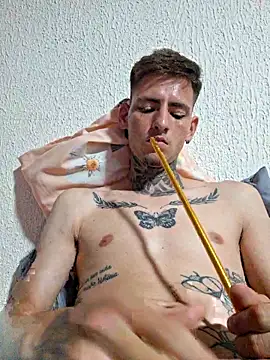 artur386383 - Artur386383's free webcam - UK Sex Cams