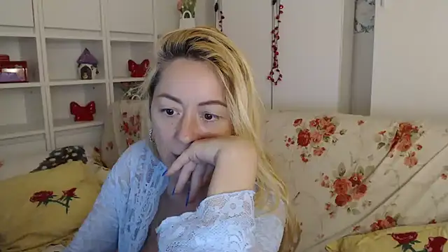 _karolynesyera_ webcam