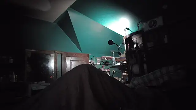 charactrzero (Ask my age) - get naked stay naked