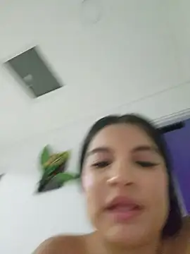 Pretty_Julieta webcam