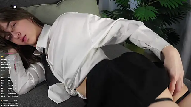 ClarineCasebolt webcam