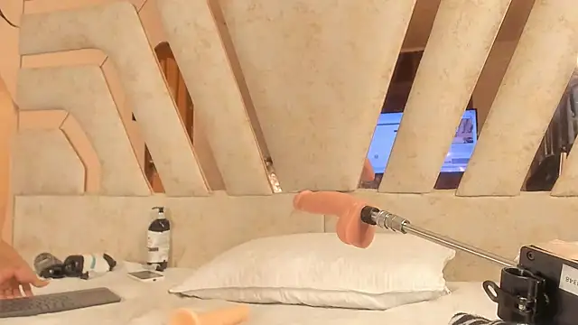 REINA_ADAHARA webcam