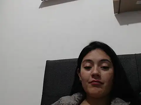 Alisha_99 webcam
