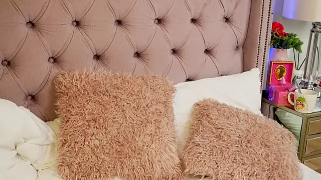 JenniferLovve webcam