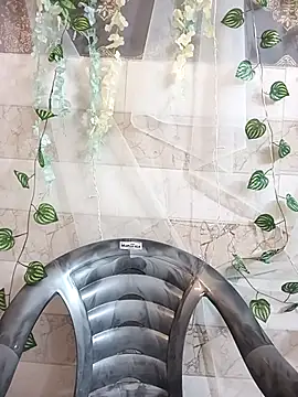 lovely-girl99 webcam