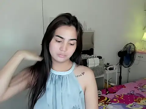 nica_doll live sex cam