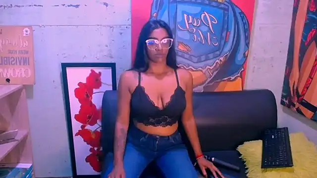 Indianzaraxxx webcam