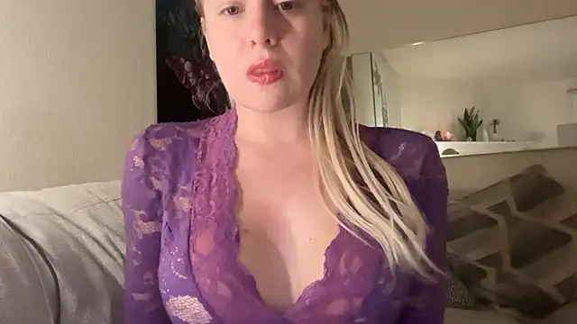 blondebunny999_999 webcam