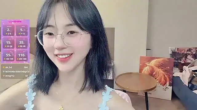 美女-ruoruo-在线直播