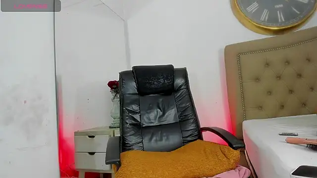 Adara_Ferrara webcam