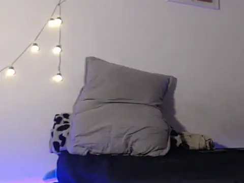 cherryh0ttie - CherryH0ttie's free webcam - UK Sex Cams