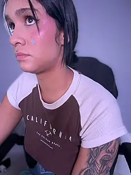 Isabella-Teen - Live Cam