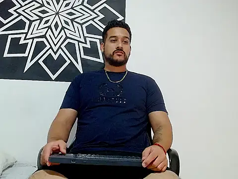 _chris-dennis_ - _CHRIS-DENNIS_'s free webcam - UK Sex Cams