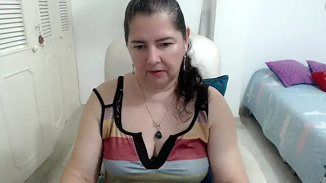 leonela_69 webcam