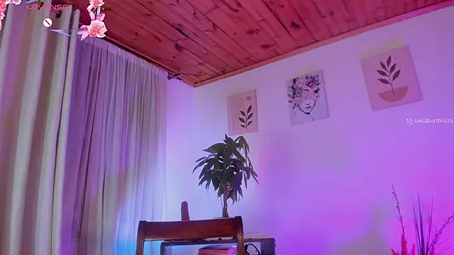 Lauraricci__ webcam