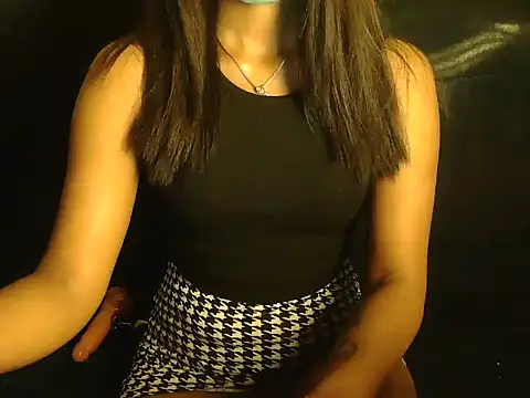 momo-03 - MOMO-03's free webcam - UK Sex Cams