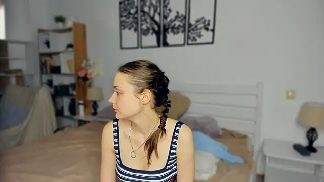 MalvinaTrafford webcam