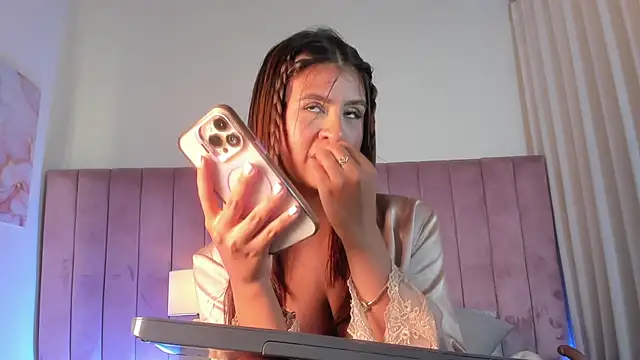 Elise_Diamond webcam