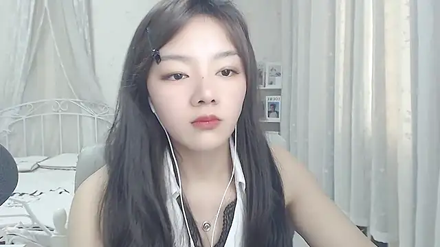 Romy-sweet webcam stripchat model stream image