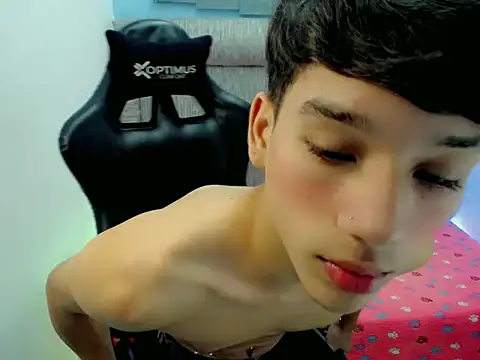 angelito_66 (M twink) - PUT DICK HARD AND PLAY