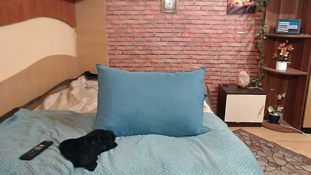 EvelyneFlirtyMilf webcam