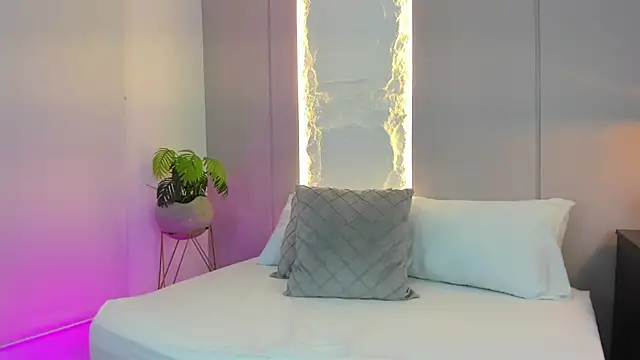 mia_watsonn_ - Mia_watsonn_'s free webcam - UK Sex Cams