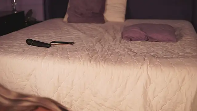 Monique_Celeste webcam