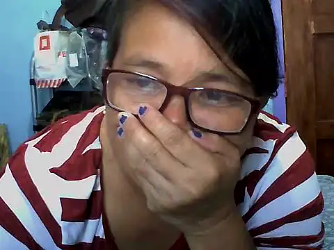 Flowerblossom123 webcam