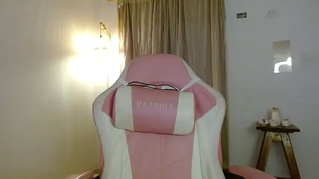 DreamsAnna - Live Cam