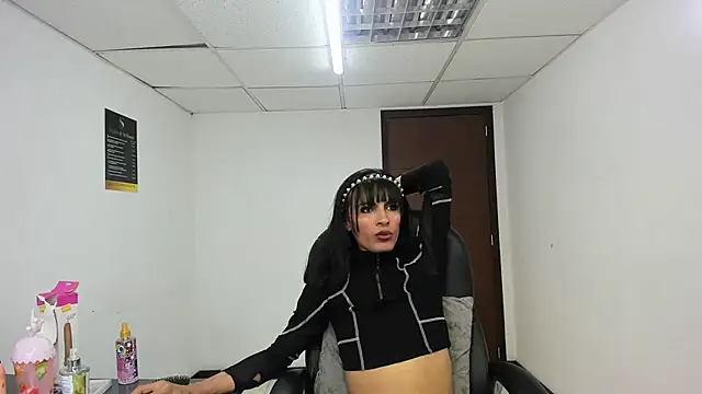 Aisha_hotts777 webcam