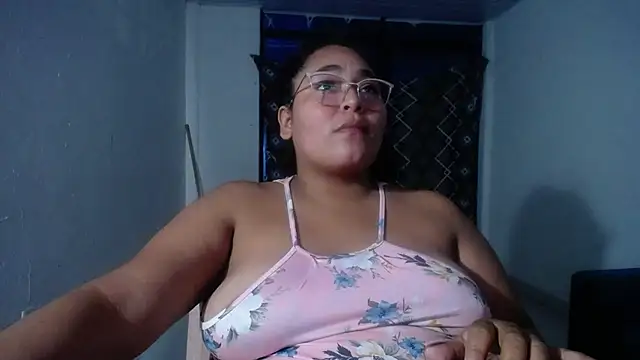 sirena_15 - Sirena_15's free webcam - UK Sex Cams